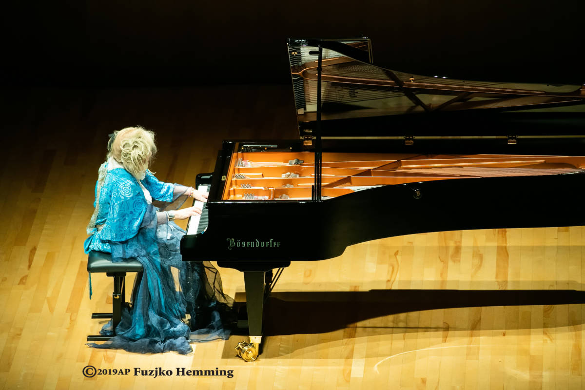 フジコ・ヘミング ピアノソロコンサート 2021 | サンライズ 